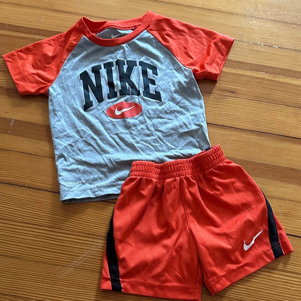 Nike Kids' Red and Gray Active Set 3T